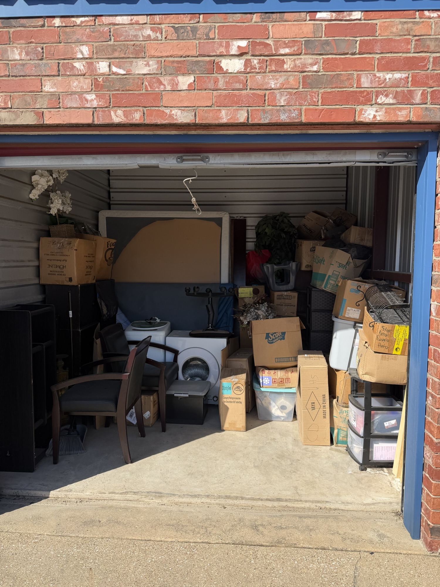 Storage unit cleanout in Terrell, TX